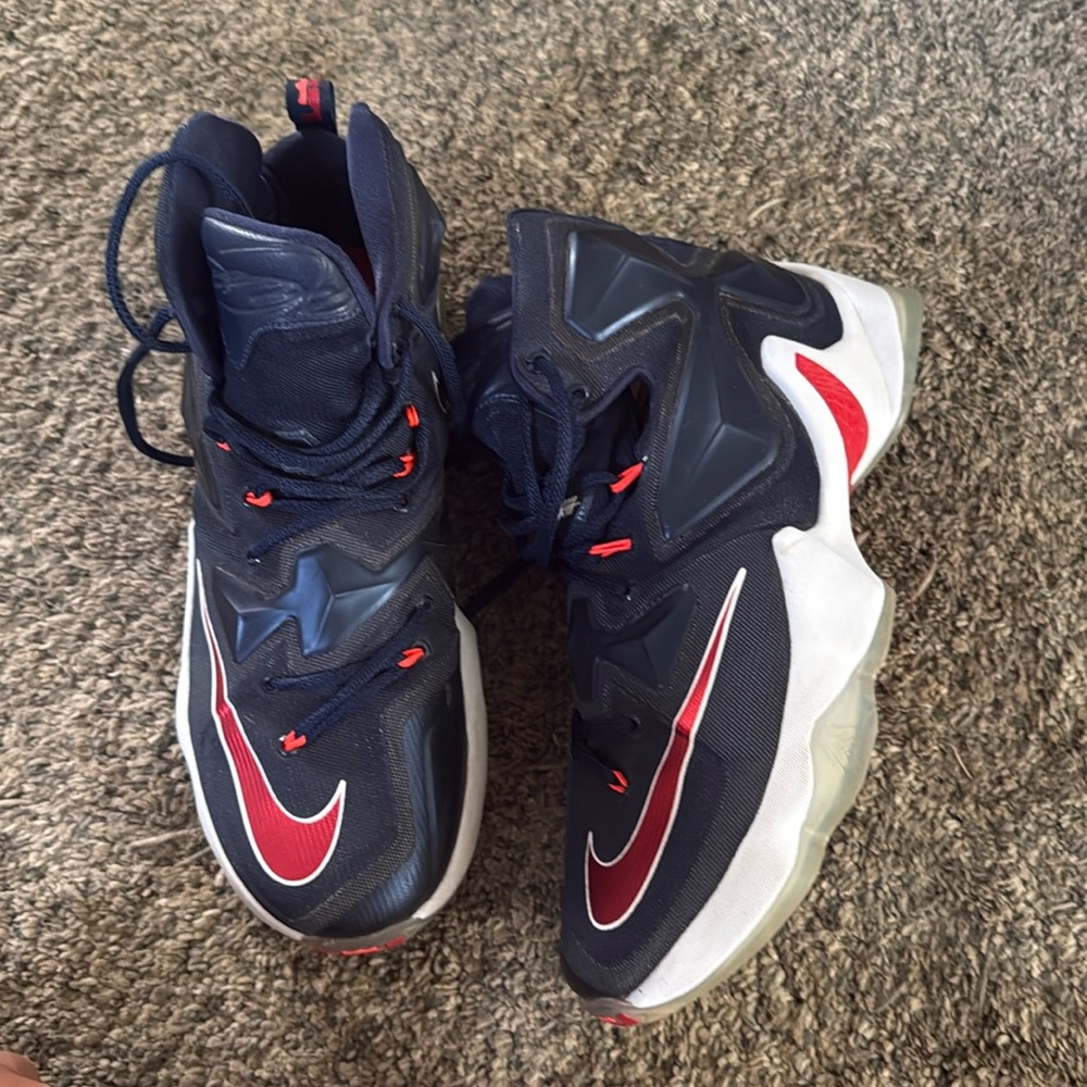 LeBron 13 XIII midnight Navy 9.5 EUC